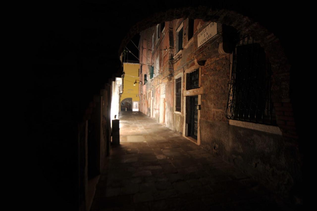 Calle De La Comare Venetië Buitenkant foto